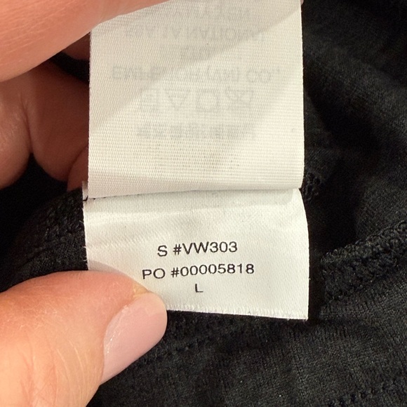 Vuori NWOT performance joggers - Picture 8 of 10
